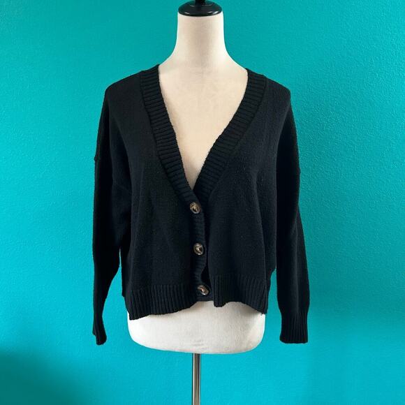 Wild Fable Black V-Neck Slouchy Cardigan Cropped Layering Topper Size M - Picture 1 of 7